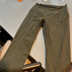 Lululemon leggings!